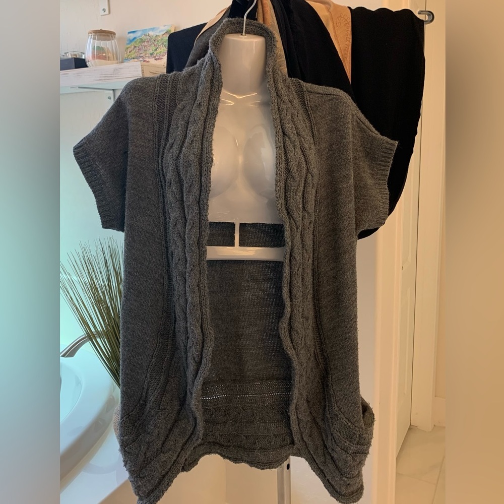 Hooked Up Sweater Vest Sz Large